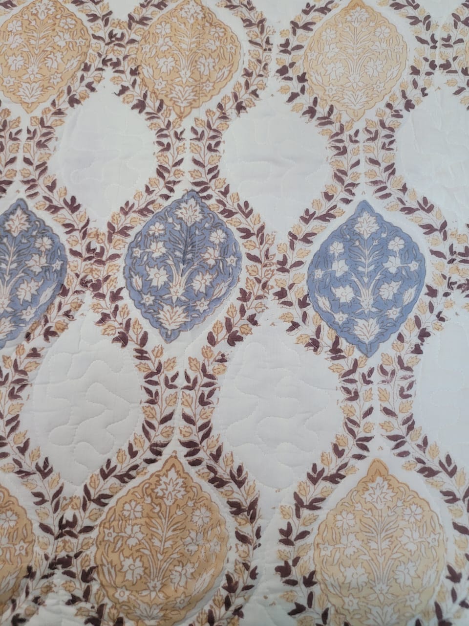Quilted Bedspread/Coverlet/Bed Cover with 2 Pillow Covers (King Size: 90x108 Inch)