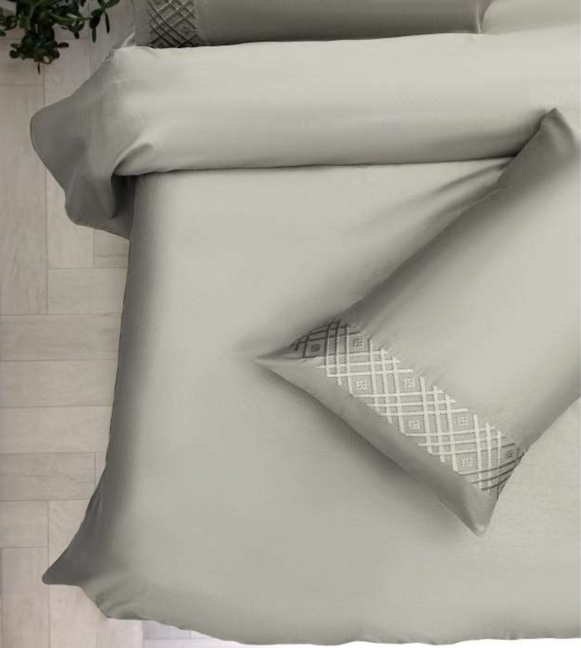 100% Cotton Urban Designer Embroidered 400 TC King Size Double Bedsheet - 275 X 275 CM with 2 Pillow Covers - 3 Pcs Set