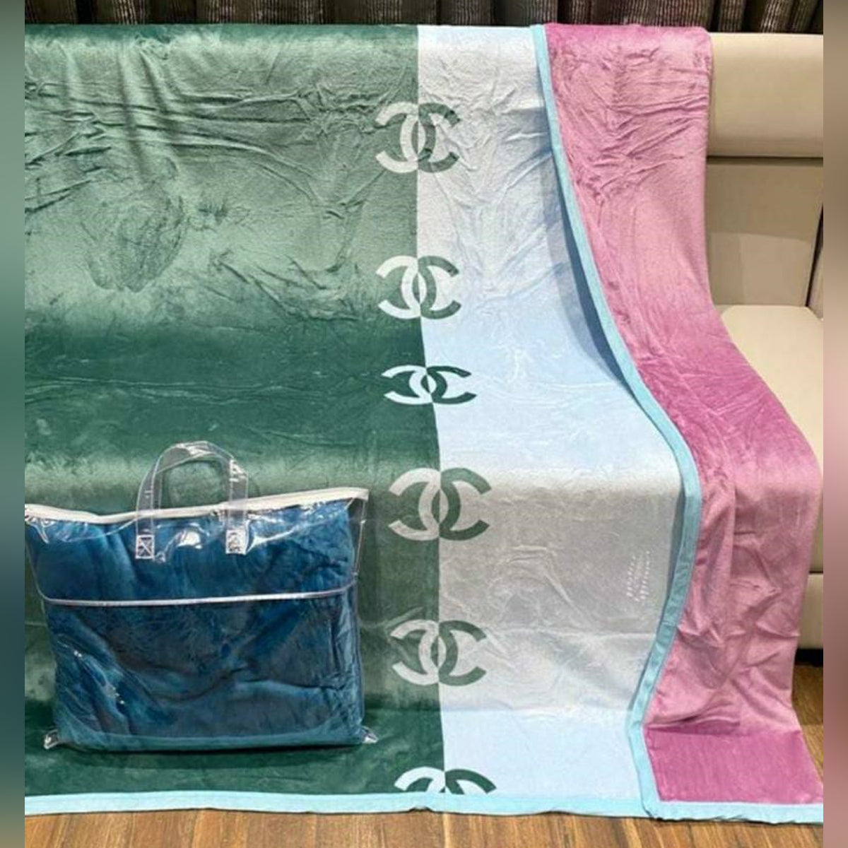 All Seasons Luxury Designer Full Reversible Blanket Perfect For Grandeur Home Décor