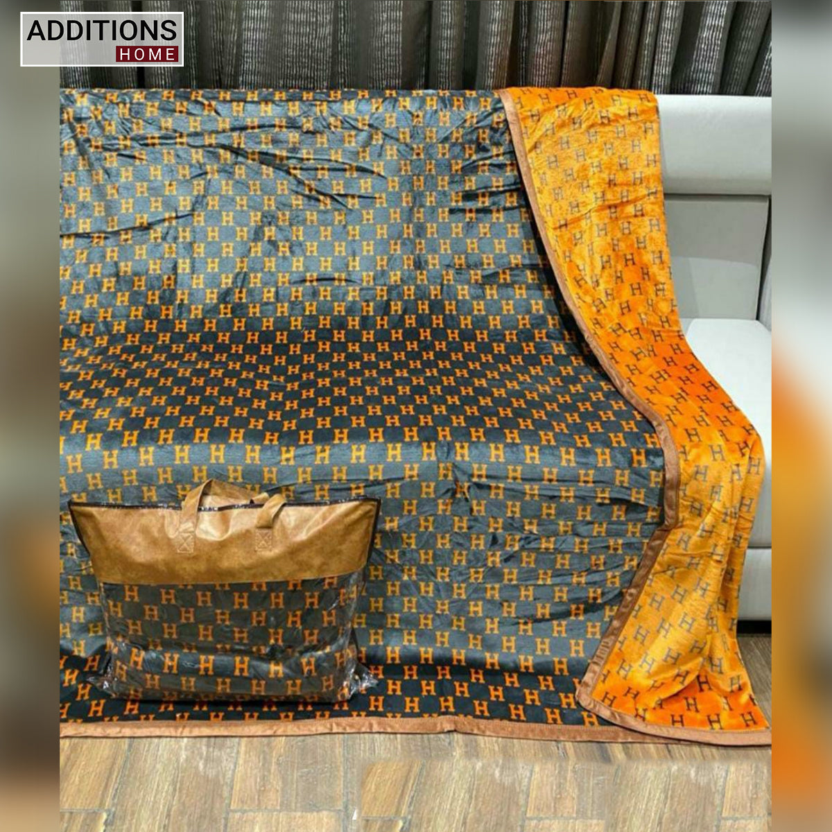 New Luxury Designer Full Reversible Blanket Perfect For Grandeur Home Décor