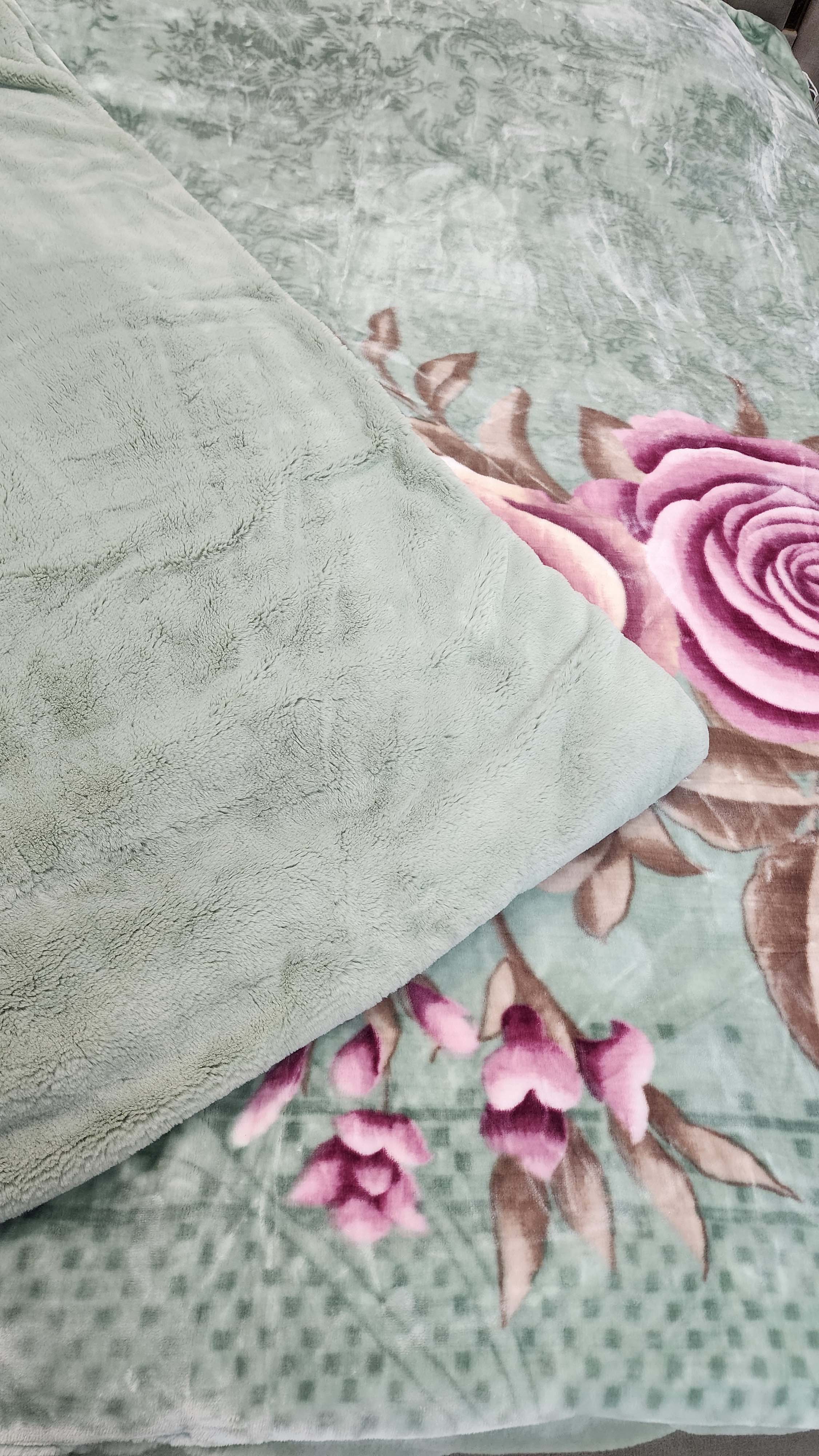 Super Soft King Size (220x240 cm') Double Bed Luxury Winter Blanket (Floral )