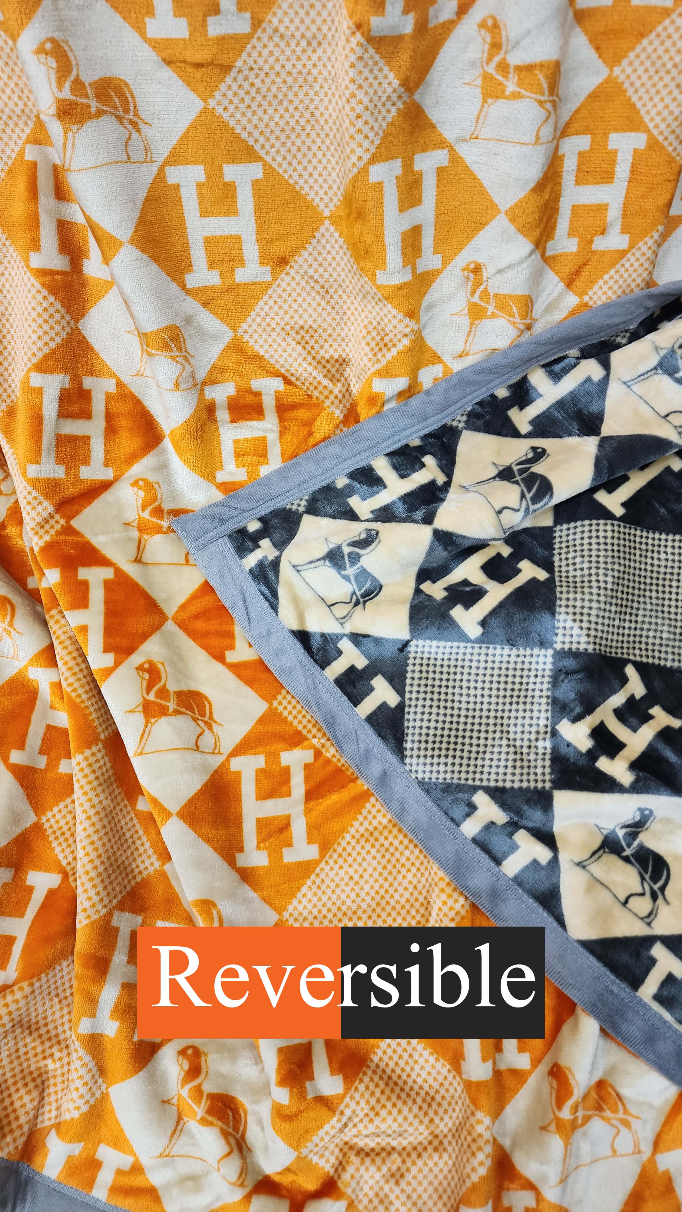 New Luxury Designer Full Reversible Blanket Perfect For Grandeur Home Décor