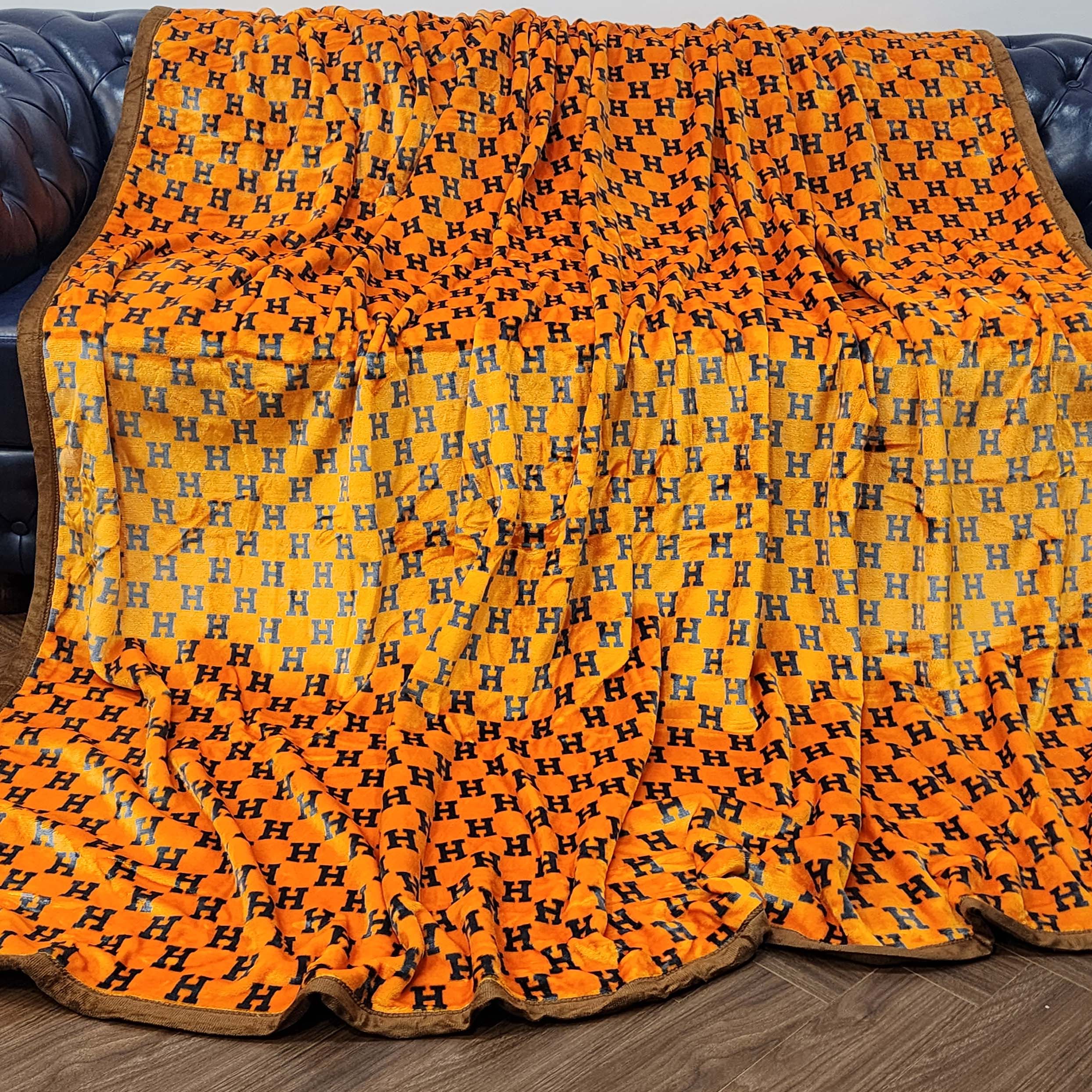 New Luxury Designer Full Reversible Blanket Perfect For Grandeur Home Décor