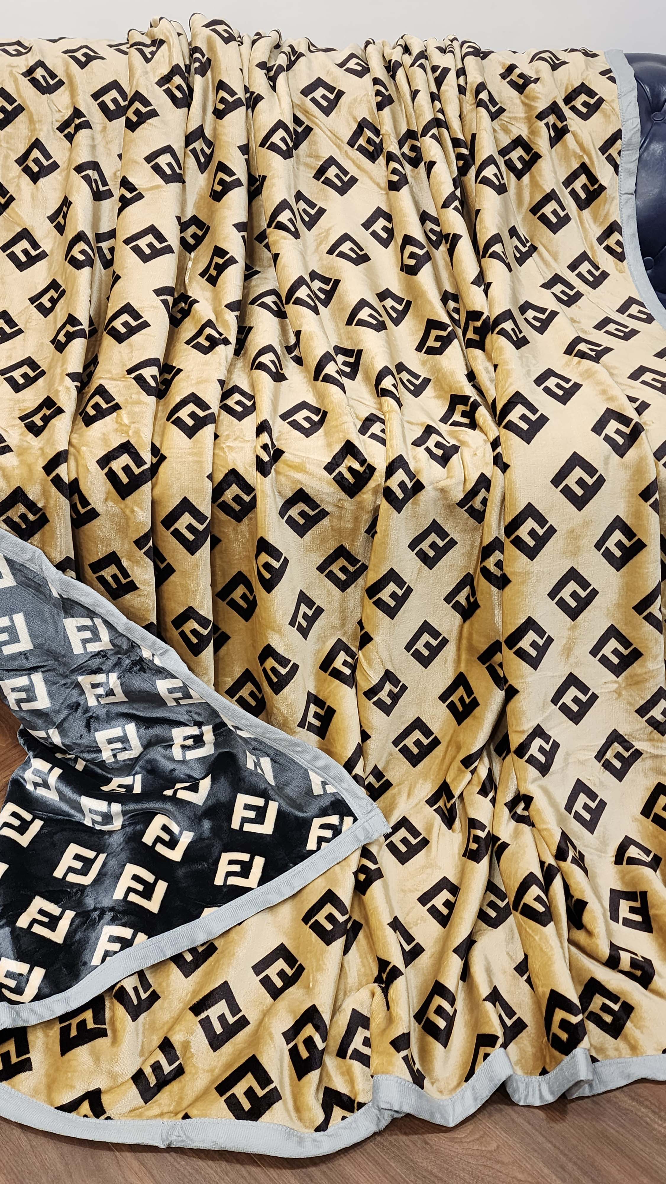 New Luxury Designer Full Reversible Blanket Perfect For Grandeur Home Décor