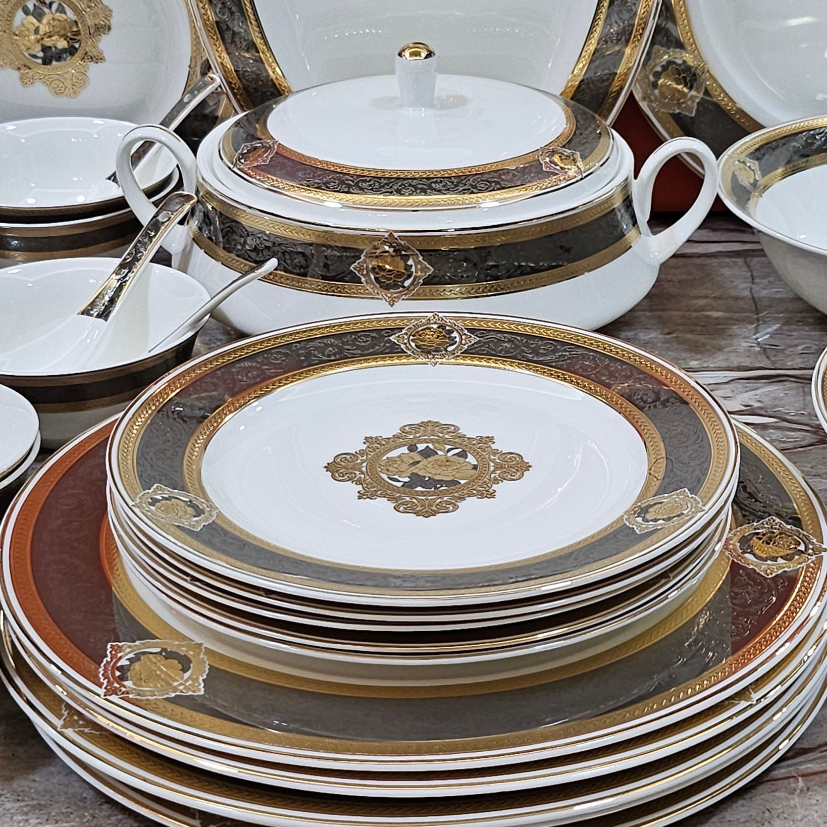 Fine Bone China Set 24K Real Gold Plated 35 PCS.