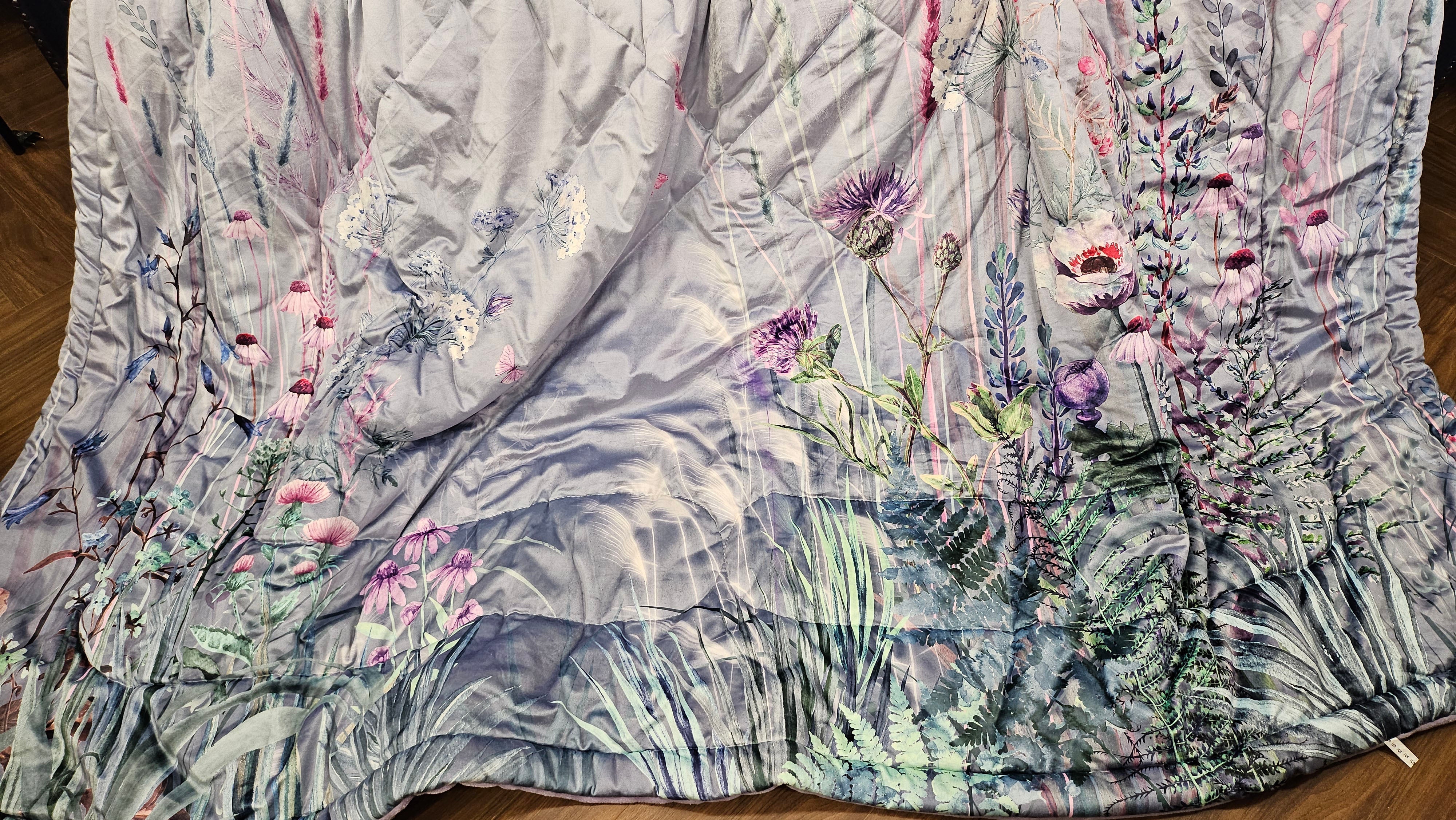 Super Soft Velveteen Warm Digital Printed Winter Quilt - 220 x 240 CM