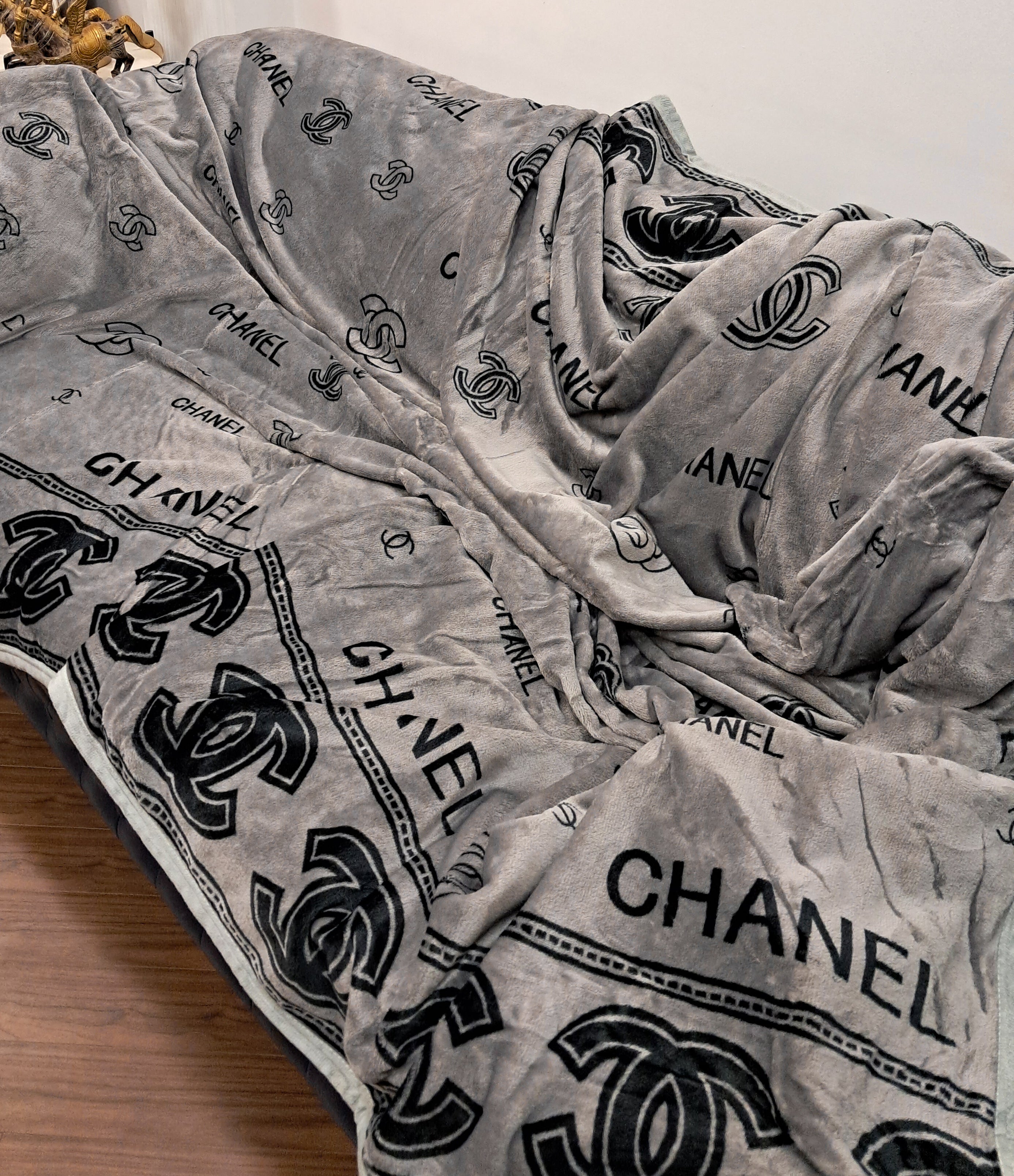 Luxury Designer Ac Blanket Perfect For Grandeur Home Décor