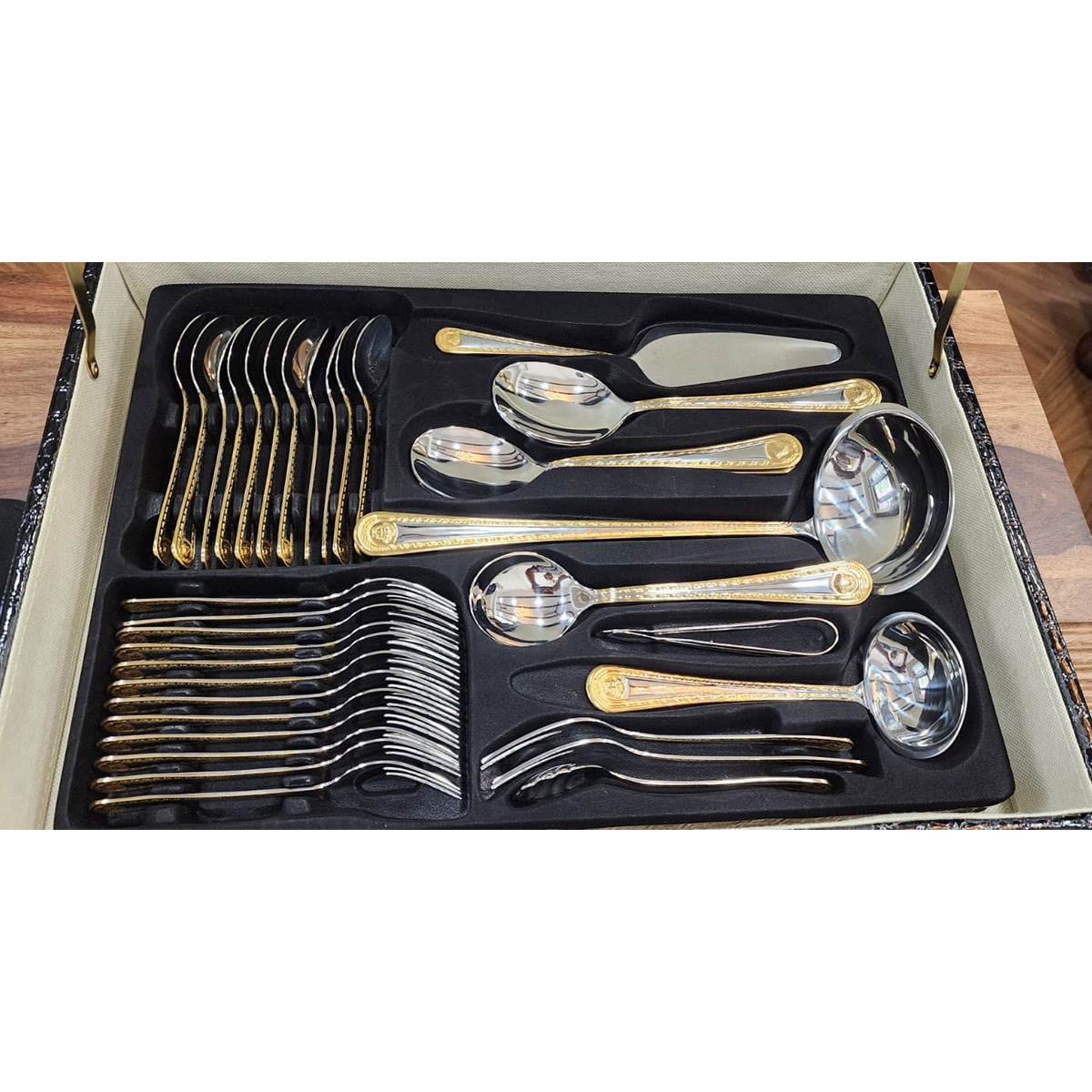 72 Pcs Cutlery Set Stainless Steel Flatware Set with Golden Chrome Plating.