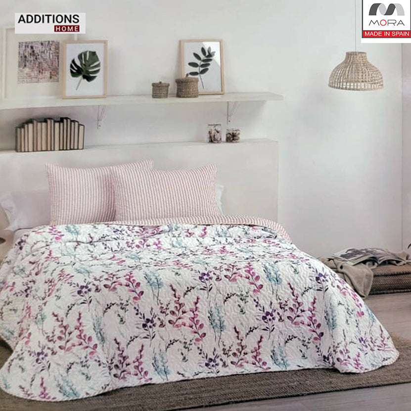 Classic reversible quilted Mora bedcover. Made in Spain, 235 × 270 cm