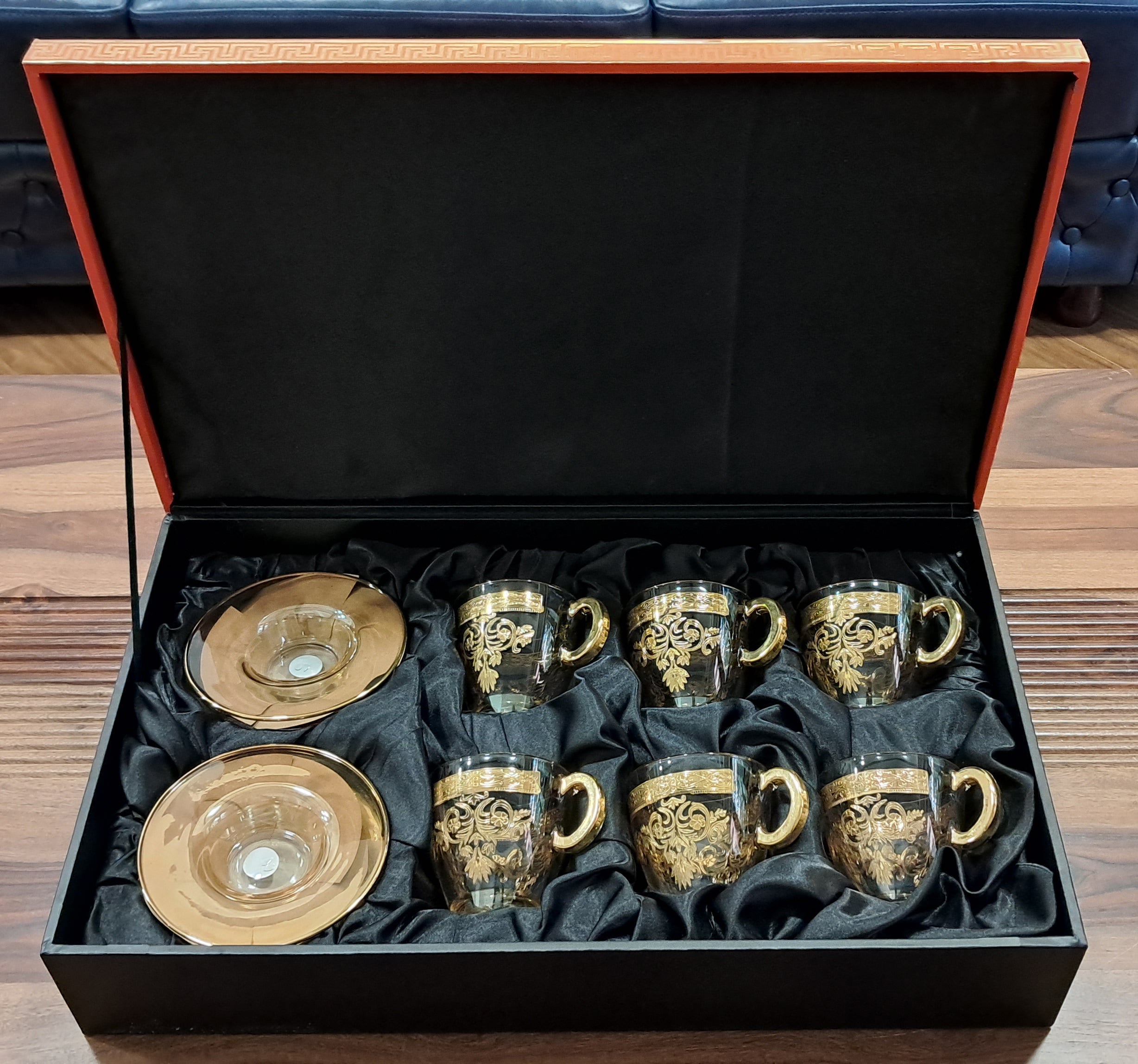 Elegant Gold Cup and Plate Set of 6 (limited edition)