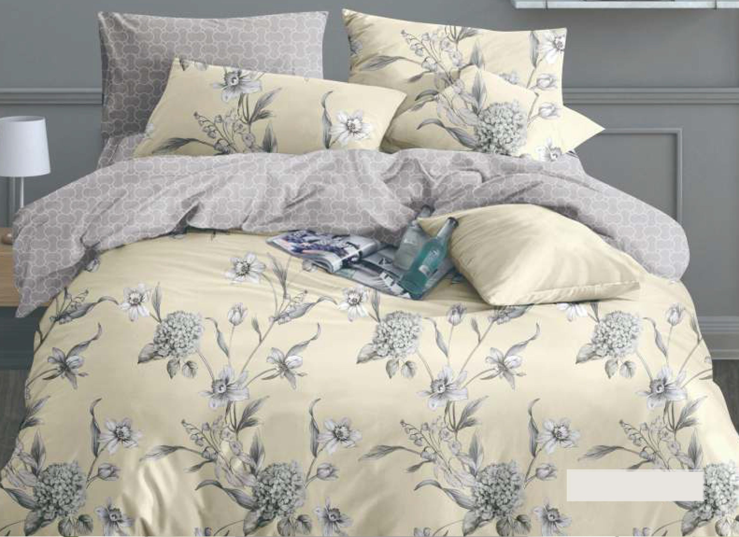 Spread Spain 220 TC Micro Fiber Super King Size Bedsheet - 108" X 108"