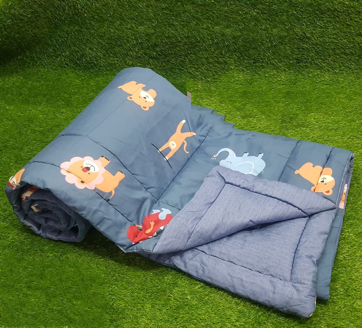 Kids 100% Cotton 350 TC Super King Size 100" X 108" Double Bedsheet and 88" X 96" Comforter with 2 Pillow Covers - 4 Pcs Set