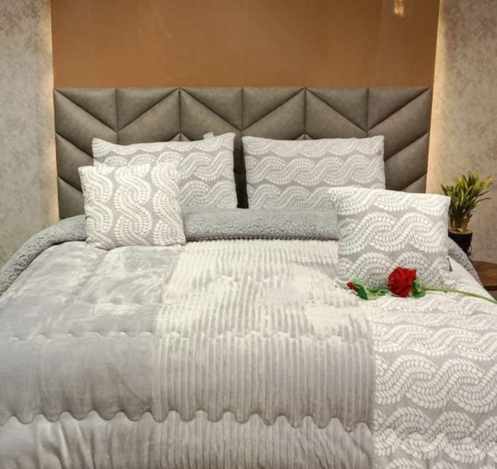 Microfiber Sherpa 350 GSM Winter Double Bed Luxury Quilt. 230x250cm (6 PCS Set)
