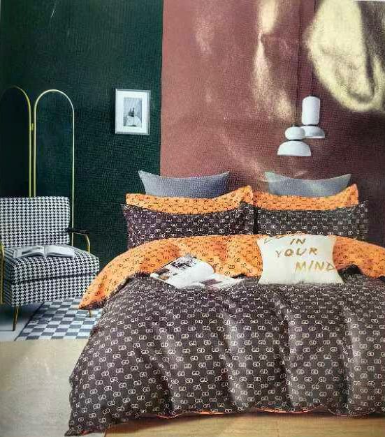 4 PCS Comforter With Matching King Size Double Bedsheet - 275 X 275 CM with 2 Pillow Covers