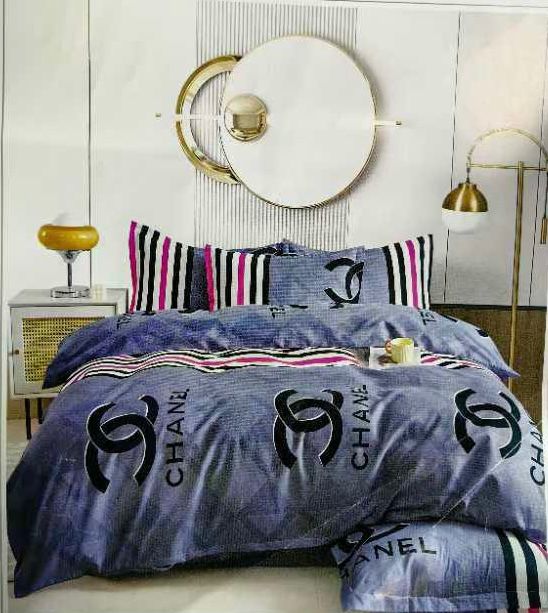 4 PCS Duvet Set With Matching King Size Double Bedsheet - 275 X 275 CM with 2 Pillow Covers