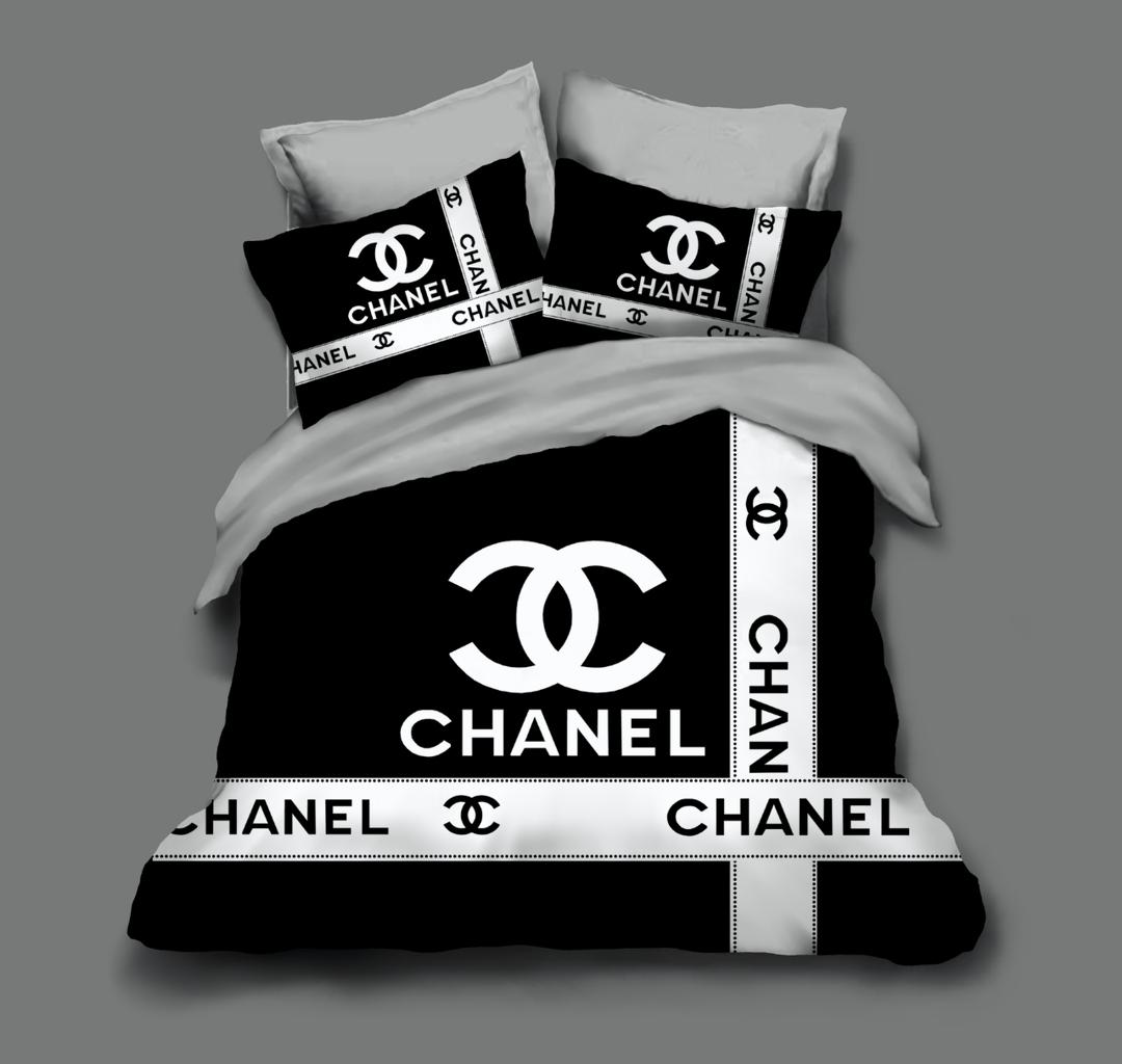 Winter Quilt with Matching Velveteen Bedsheet and 2 Pillow Covers