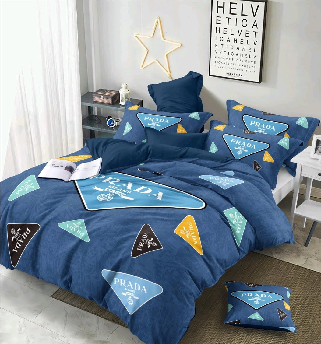 Winter Quilt with Matching Velveteen Bedsheet and Pillow Covers