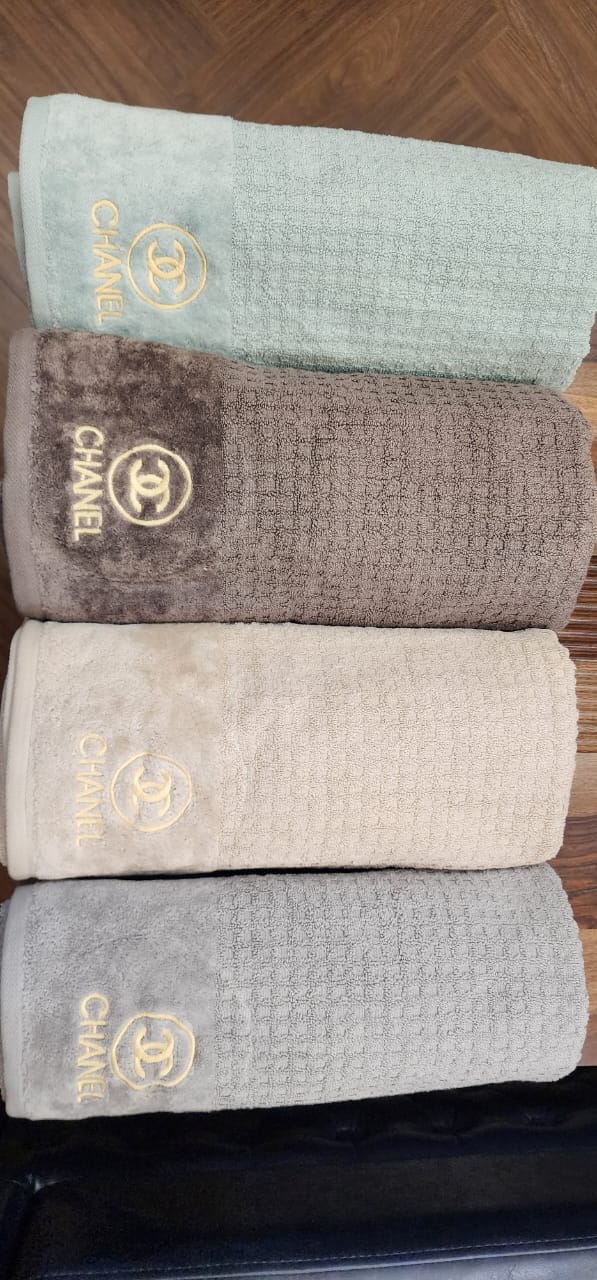 100% Organic Cotton 500 GSM Highly Absorbent Towels with Hanging Loop (Set of 4 )