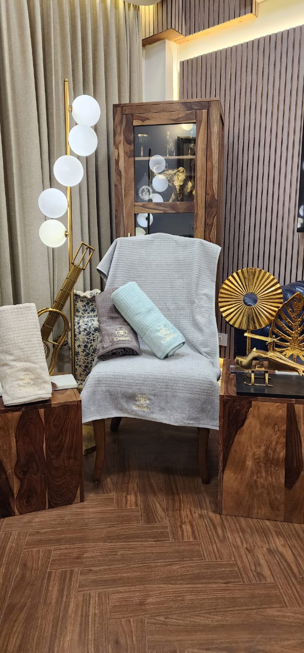 100% Organic Cotton 500 GSM Highly Absorbent Towels with Hanging Loop (Set of 4 )