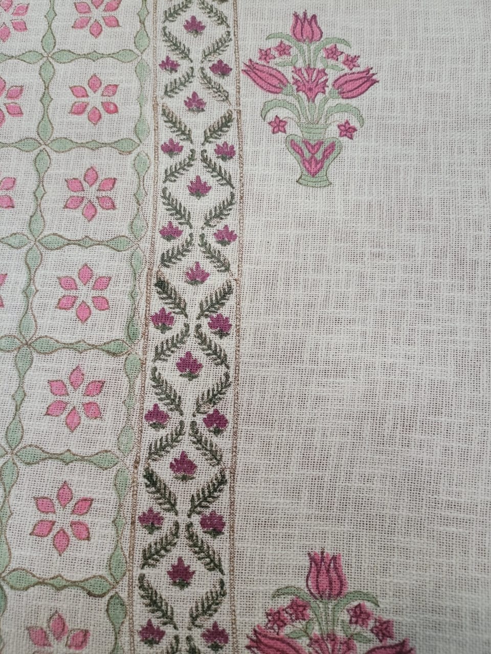 LINEN BEDCOVER WITH TWO PILLOW COVERS (King Size: 90x108 Inch)