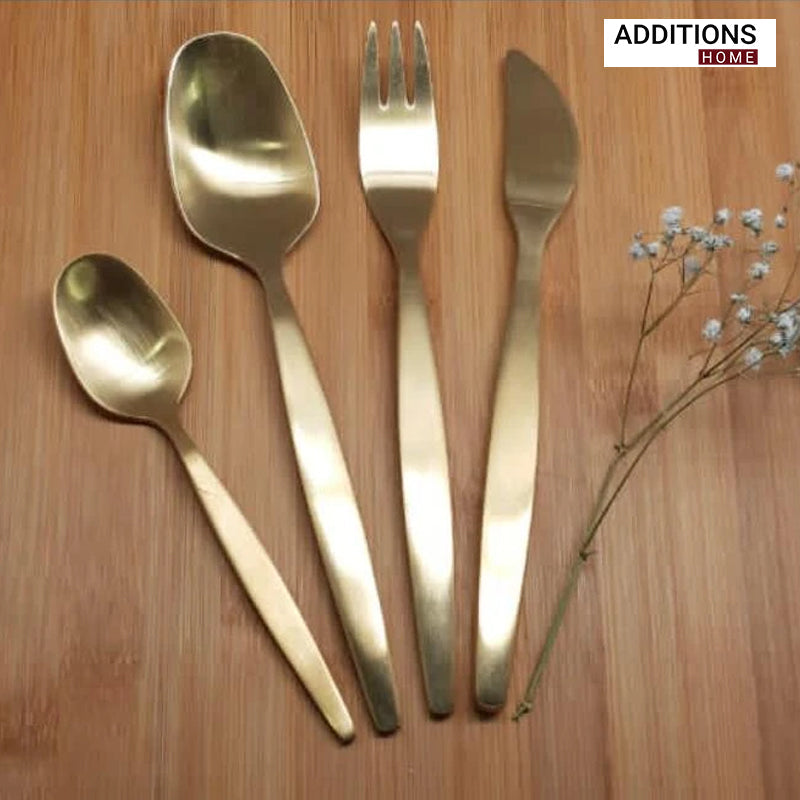 24pcs Luxury Chrome Plated Classic Cutlery Set Dinner Spoon Knives Fork Set Stainless Steel Tableware Dinner Set with Black Gift Box