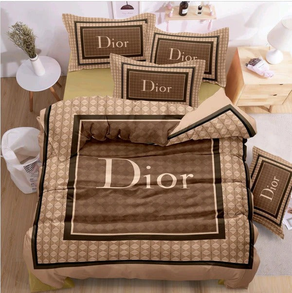 New Winter Quilt with Matching Velveteen Bedsheet and 2 Pillow Covers