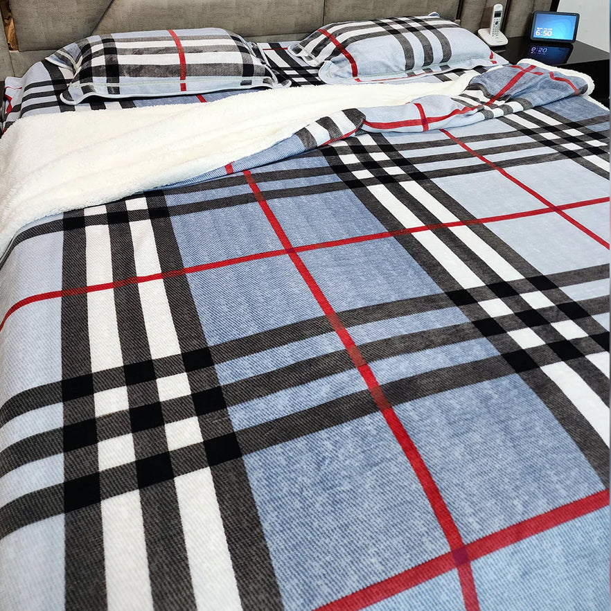 Printed Winter Warm Blanket with Sherpa Back Double Bed 220 x 240 CM, With Matching Bedsheet, And Pillow Covers, Set of 4
