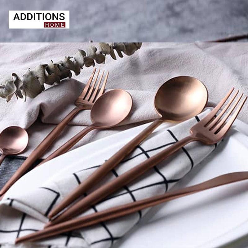 24pcs Luxury Chrome Plated Classic Cutlery Set Dinner Spoon Knives Fork Set Stainless Steel Tableware Dinner Set with Black Gift Box Rose Gold Pleated