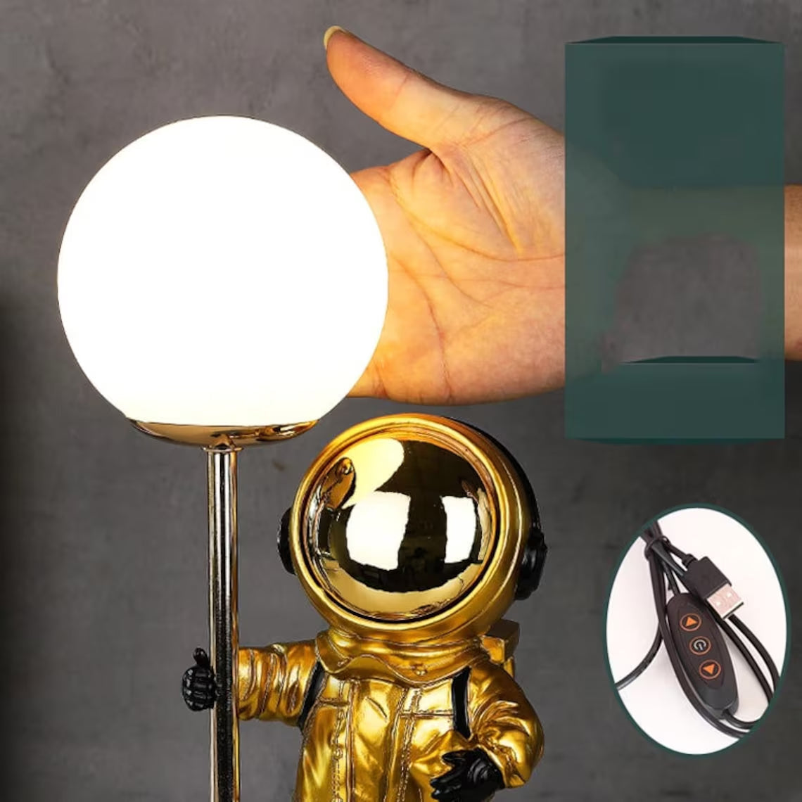 Astronaut Table USB Lamp/Spaceman Bedroom Bedside Light (Golden)