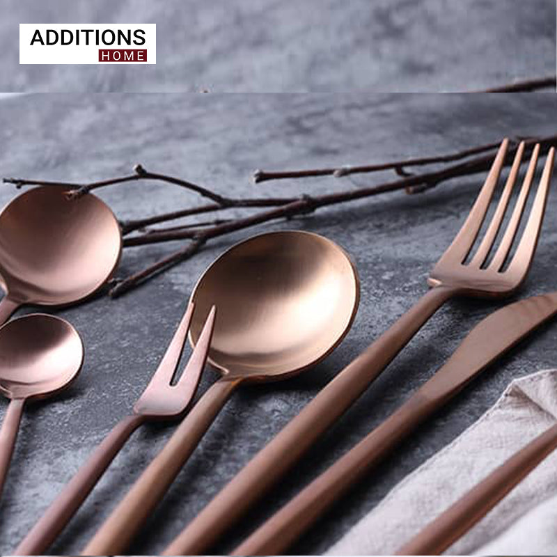 24pcs Luxury Chrome Plated Classic Cutlery Set Dinner Spoon Knives Fork Set Stainless Steel Tableware Dinner Set with Black Gift Box Rose Gold Pleated