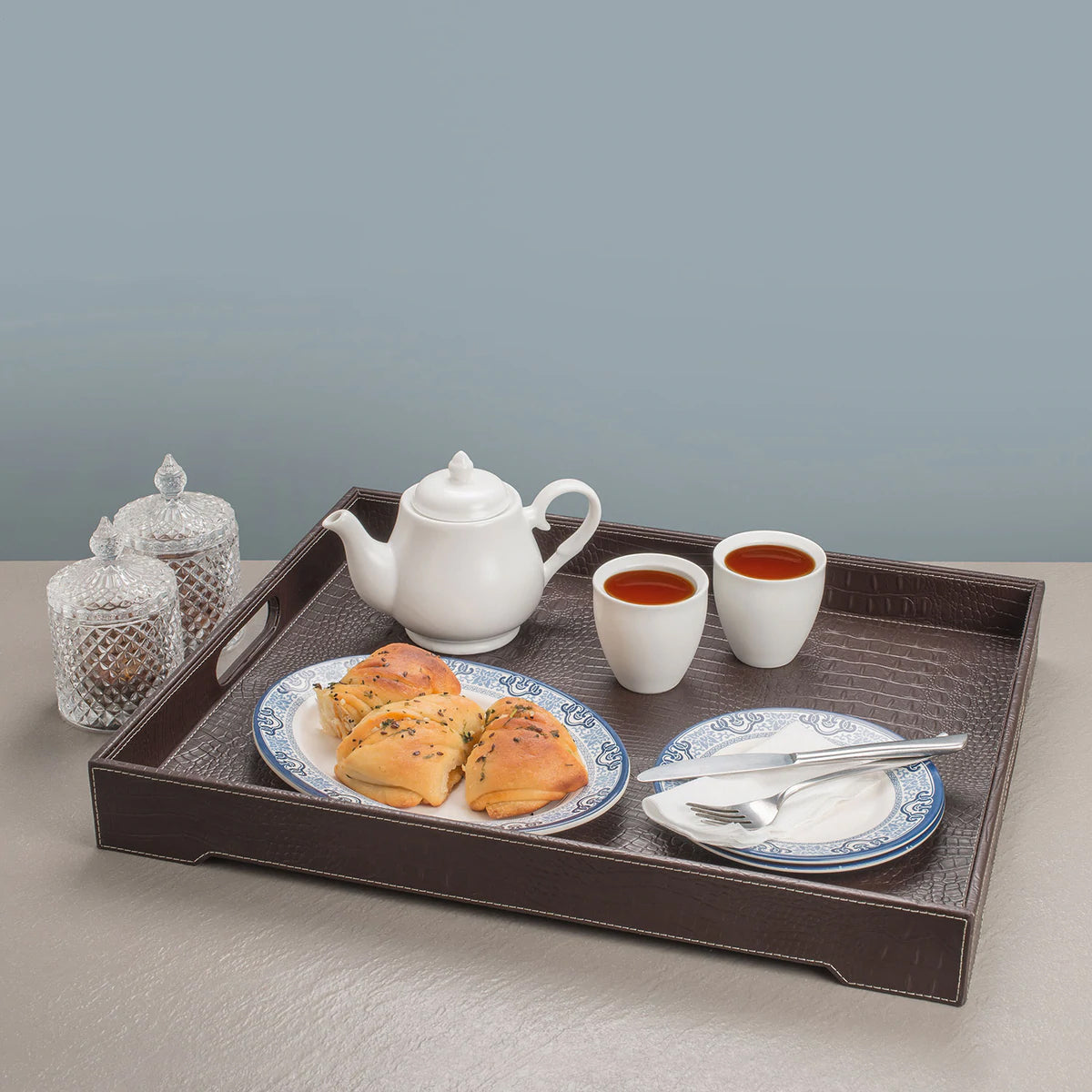 BUTLER TRAY - BROWN