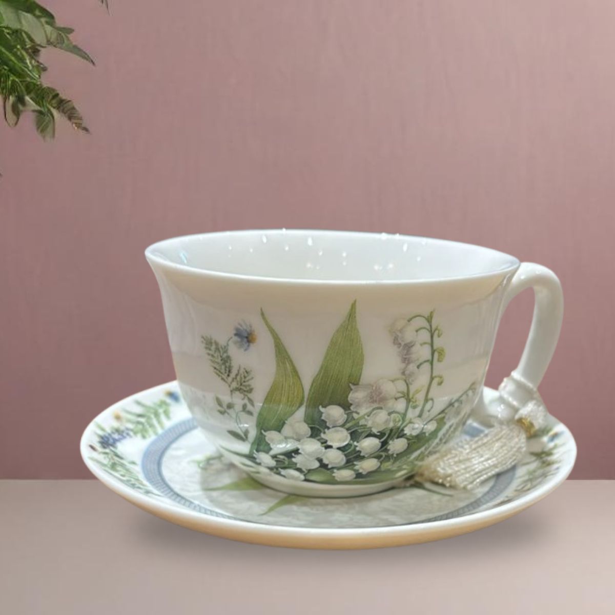 Luxury printed Fine English Bone China Cup & Saucer with Gift Box (Set of 1 PC)