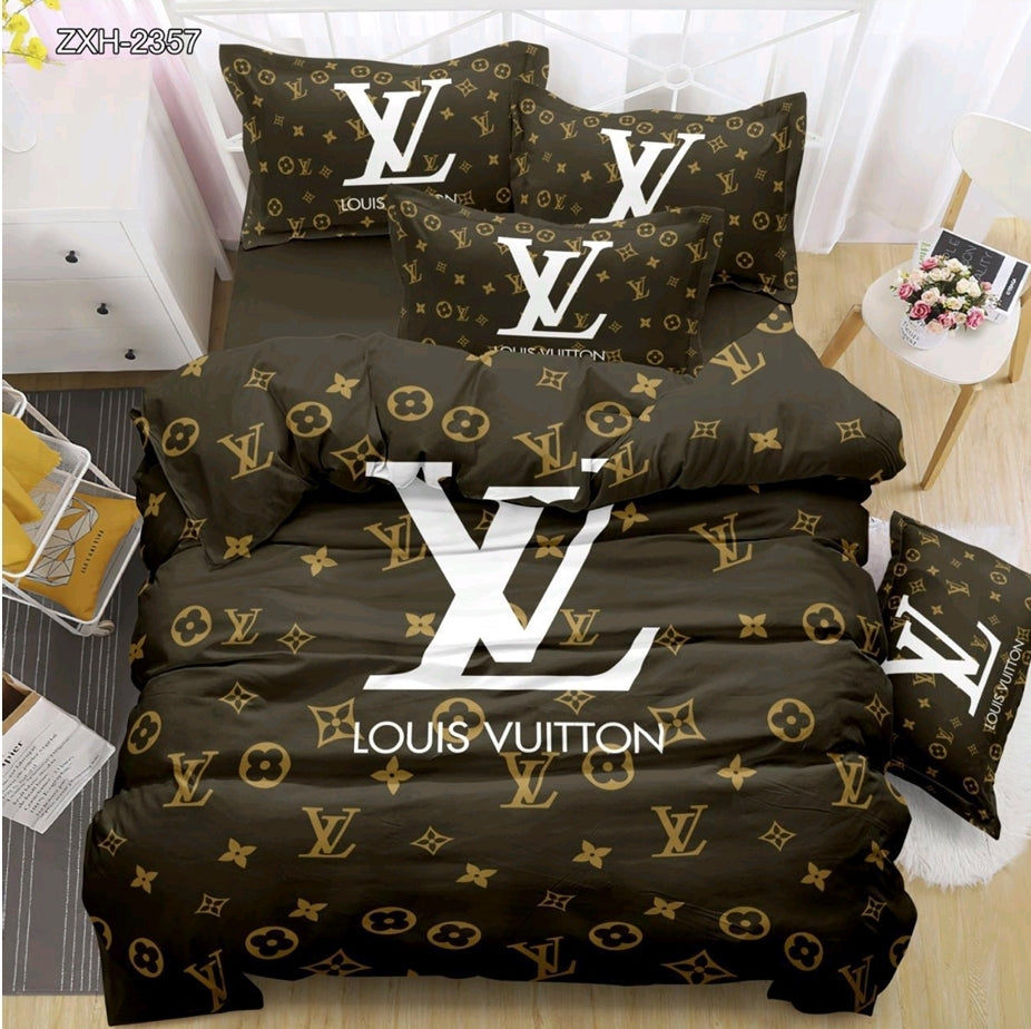 New 4 PCS Comforter With Matching King Size Double Bedsheet  - 275 X 275 CM with 2 Pillow Covers