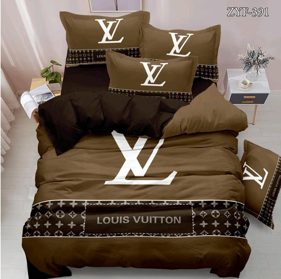 New 4 PCS Comforter With Matching King Size Double Bedsheet  - 275 X 275 CM with 2 Pillow Covers