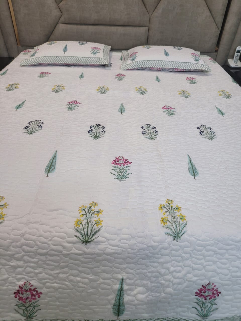 Quilted Bedspread/Coverlet/Bed Cover with 2 Pillow Covers (King Size: 90x108 Inch)