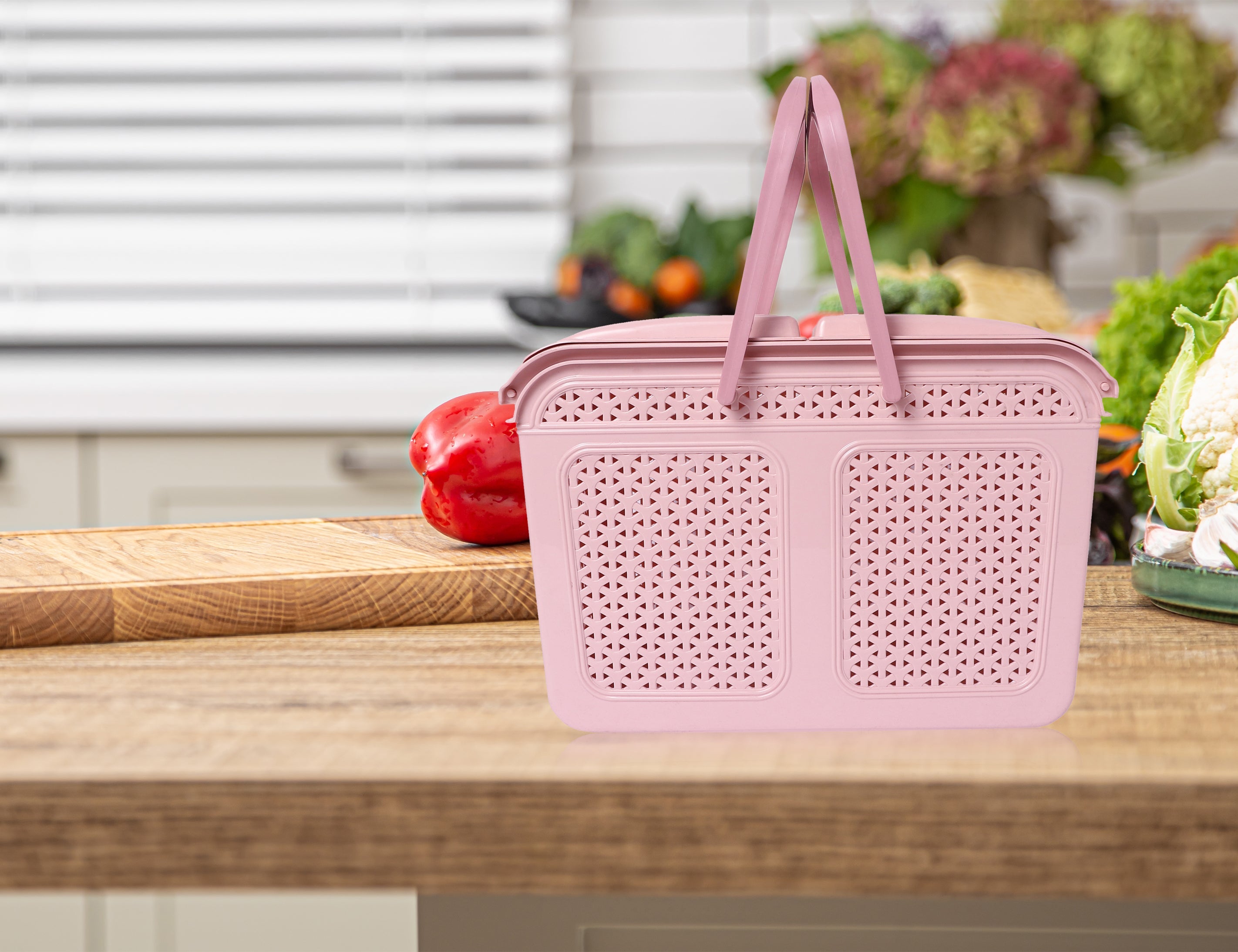Plastic Lunch Basket with Lid for Office, Home and Picnic Use Pink